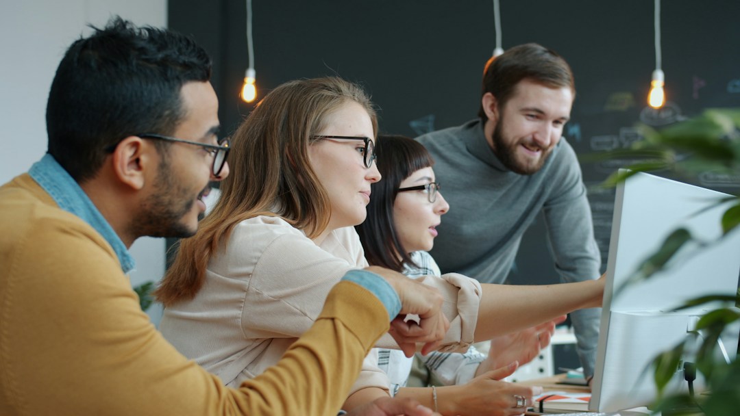 Cosa si delega davvero a un agente AI sui contenuti LinkedIn
